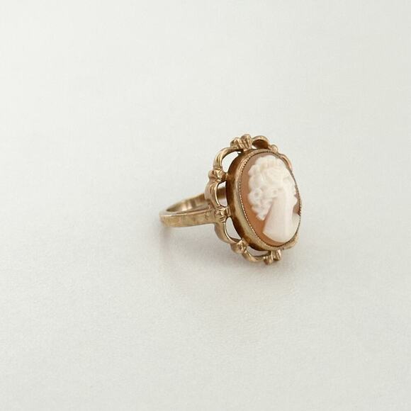 Vintage 10K Yellow Gold Genuine Cameo Shell Hand Carved Ladies Band Ring Size 5 - Picture 4 of 16